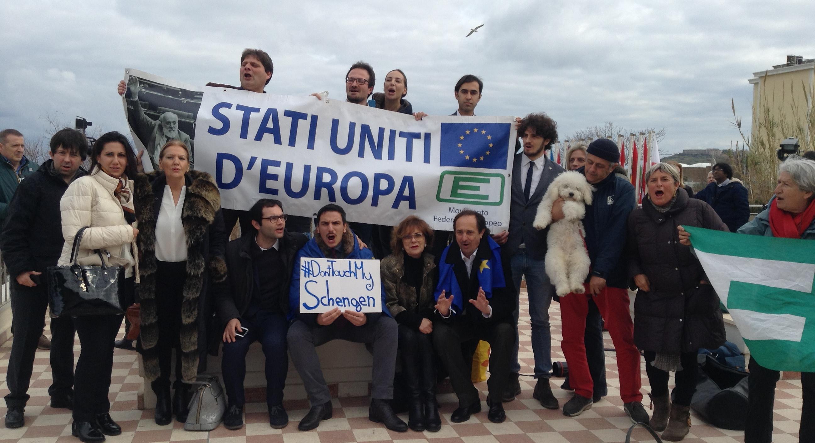 A Ventotene i federalisti chiedono a Renzi il salvataggio di Schengen e gli Stati Uniti d'Europa