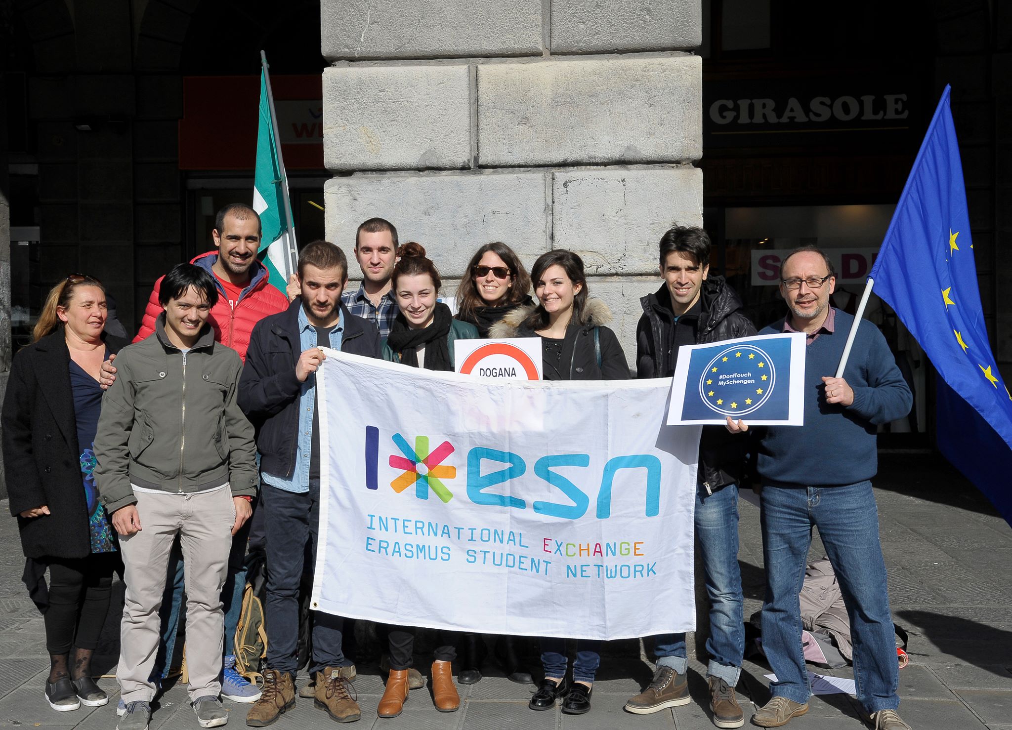 Genova, Flashmob per una Europa senza frontiere, #DontTouchMySchengen