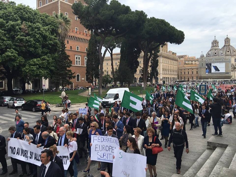 Roma, 8 maggio 2016. Marcia europeista "No ai muri, si all'Europa dei diritti" (dalla pagina fb di Laura Boldrini)
