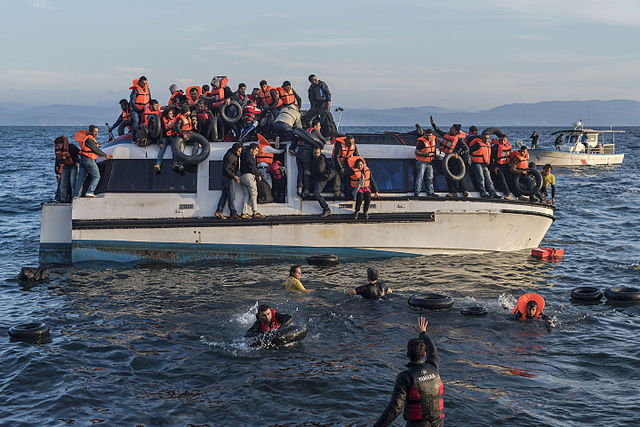 Rifugiati siriani e iracheni in arrivo all'isola di Lesbo, Grecia